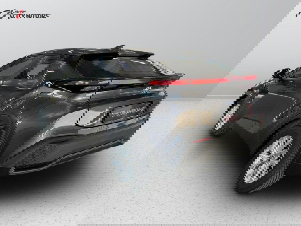 Toyota Toyota C-HR nuova a Monza e Brianza (4)