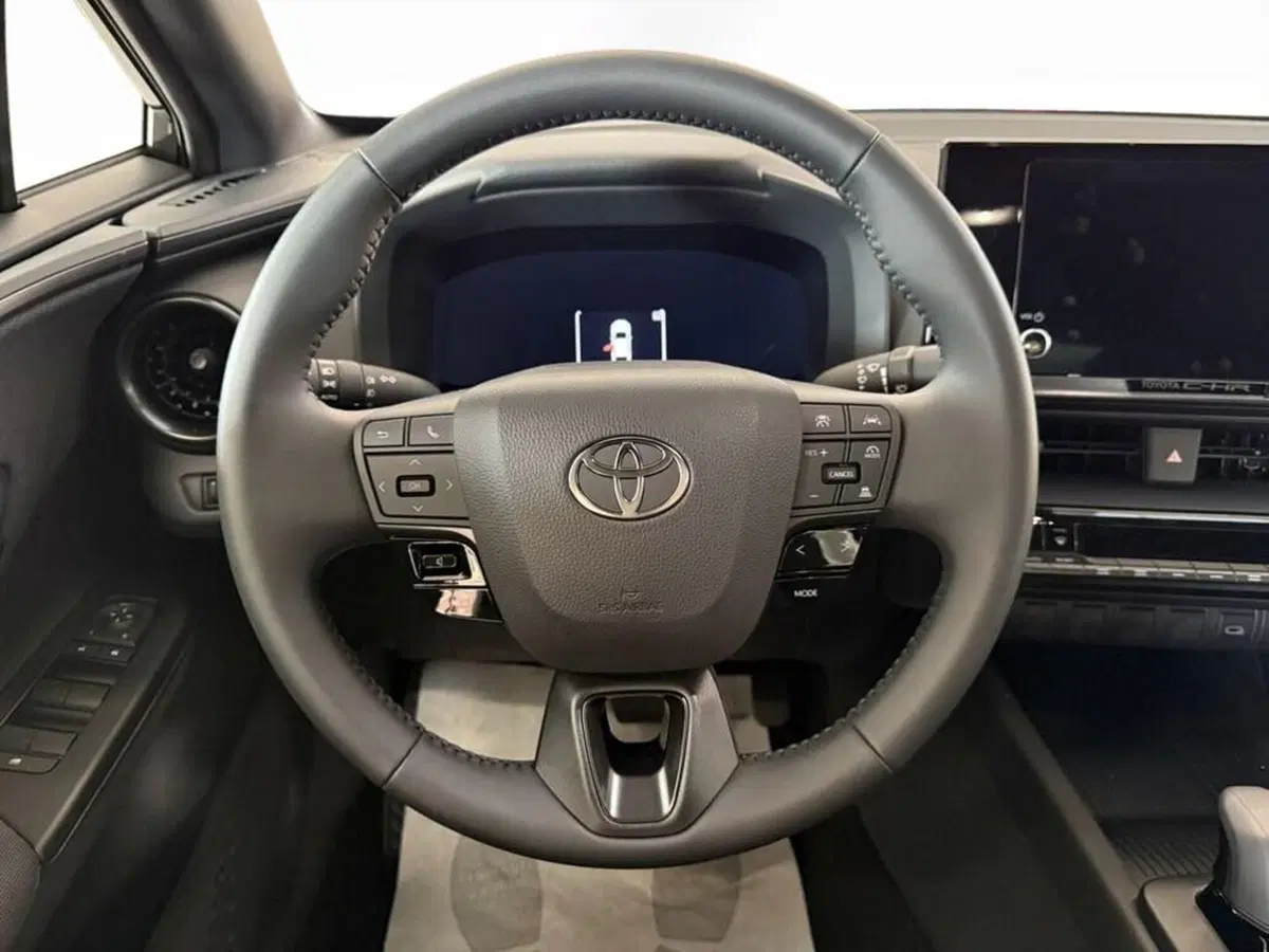 Toyota Toyota C-HR nuova a Monza e Brianza (7)