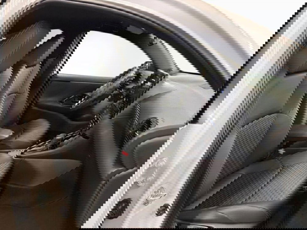 Toyota Yaris Cross nuova a Monza e Brianza (9)