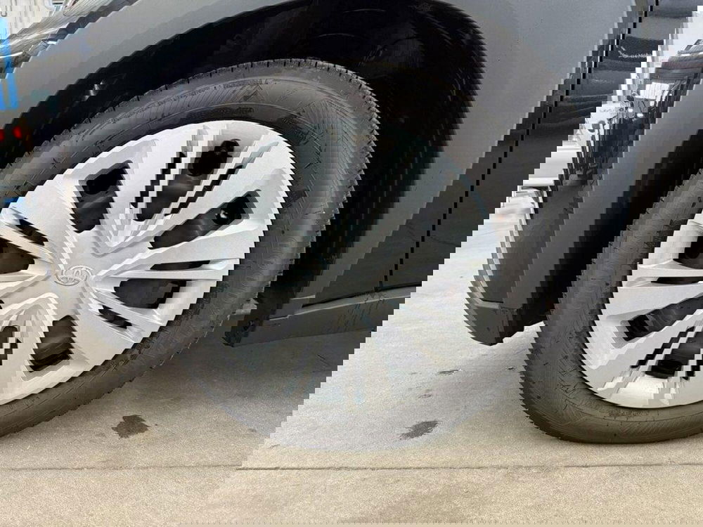 Toyota Aygo X nuova a Monza e Brianza (15)