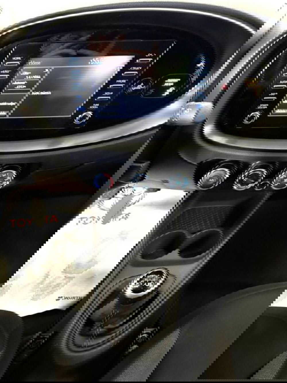 Toyota Aygo X nuova a Monza e Brianza (12)