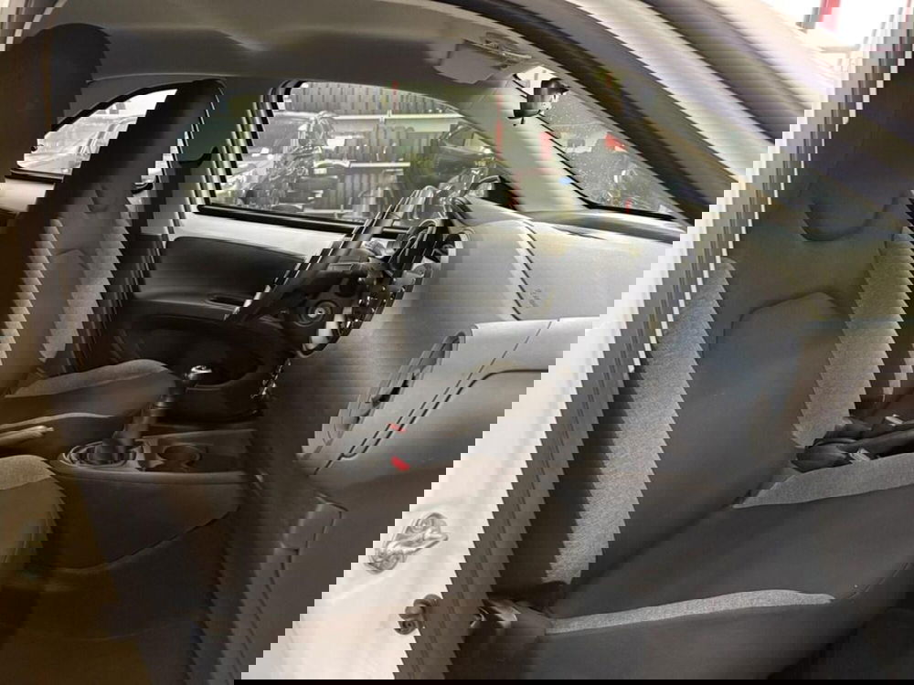 Toyota Aygo X nuova a Monza e Brianza (9)