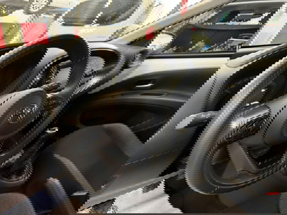 Toyota Aygo X nuova a Monza e Brianza (11)