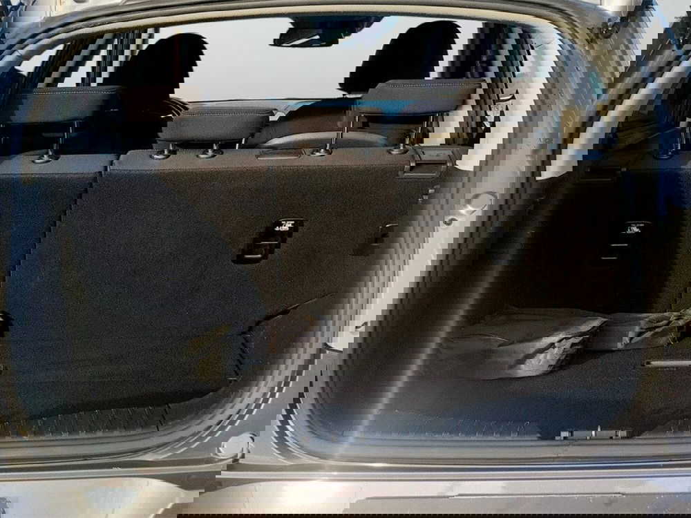 Ssangyong Tivoli usata a Varese (11)