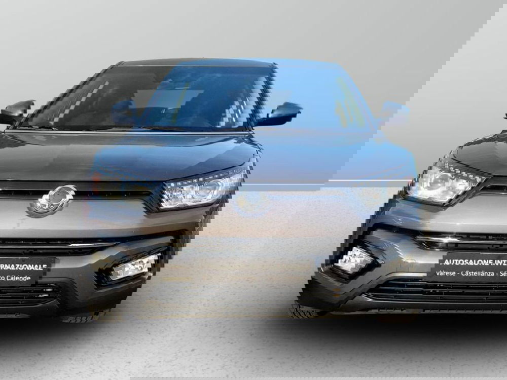 Ssangyong Tivoli usata a Varese (8)