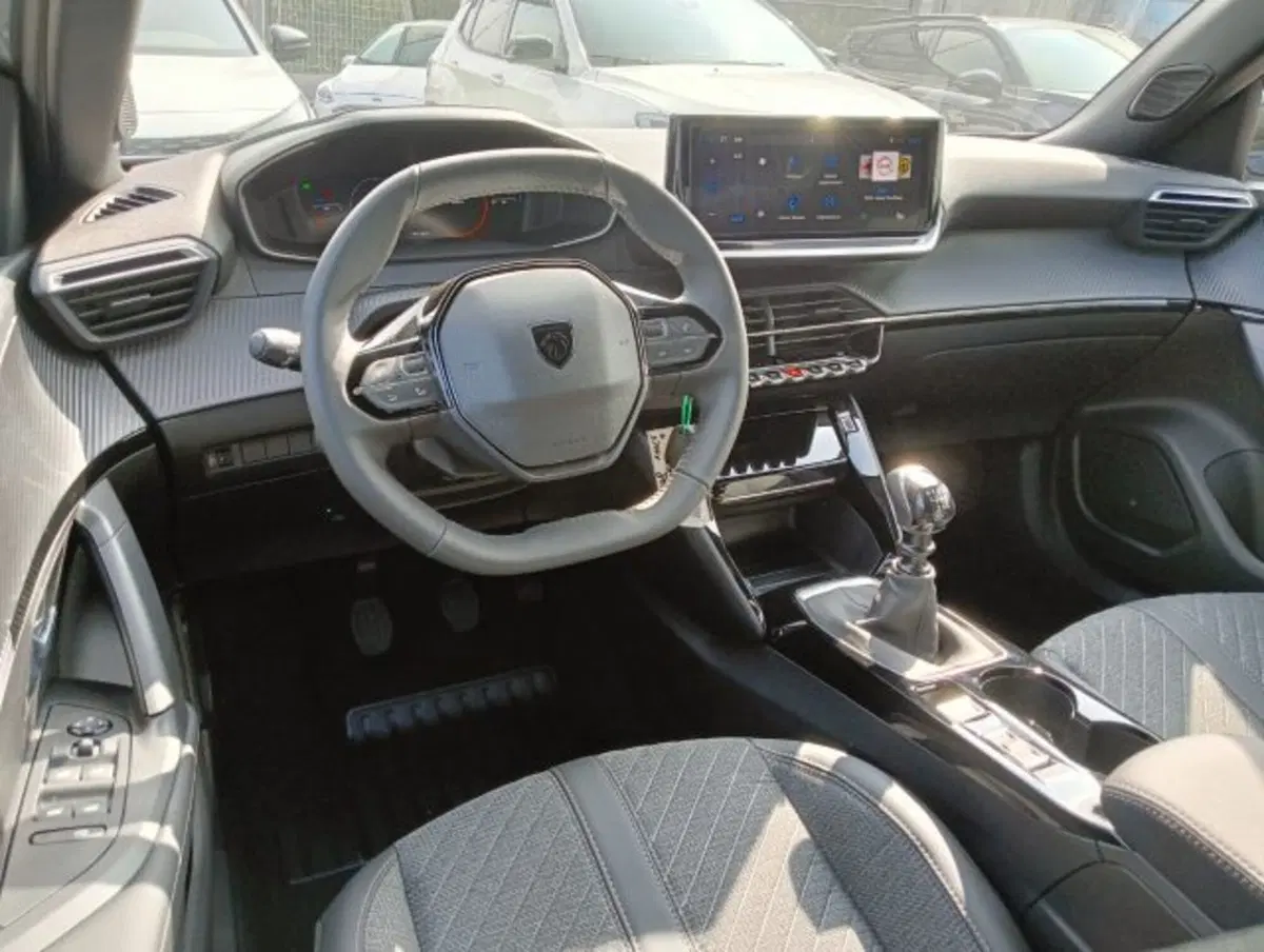 Peugeot 2008 nuova a Brescia (6)