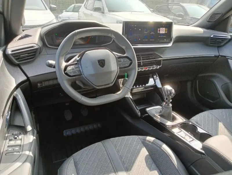 Peugeot 2008 nuova a Brescia (6)