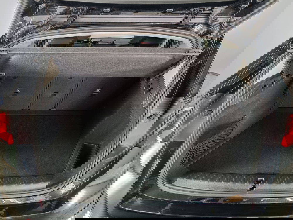 BMW iX1 usata a Ascoli Piceno (14)