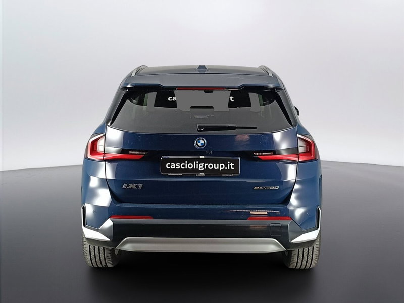 BMW iX1 usata a Ascoli Piceno (5)