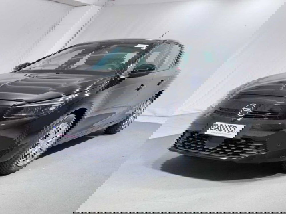 Opel Corsa nuova a Sondrio