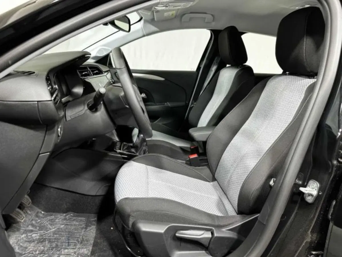 Opel Corsa nuova a Sondrio (10)