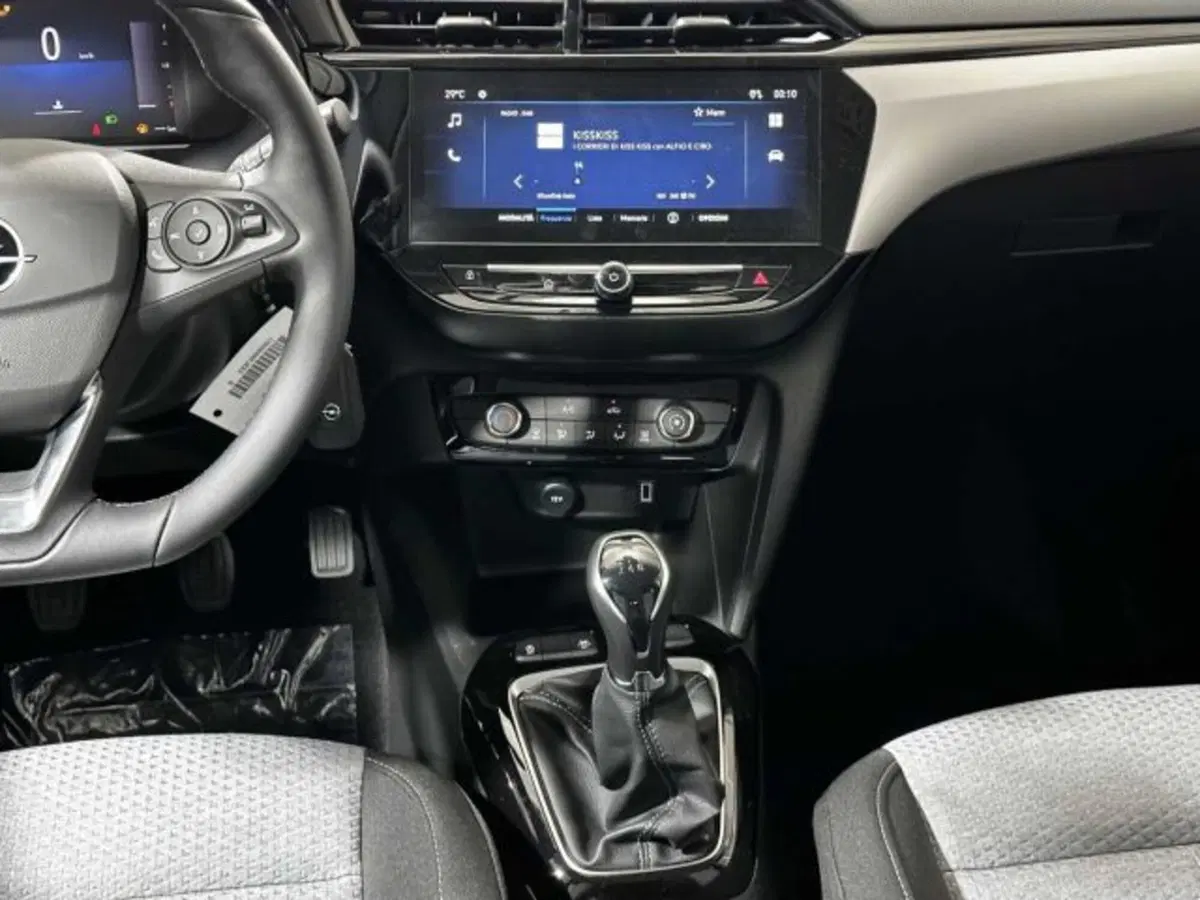 Opel Corsa nuova a Sondrio (13)