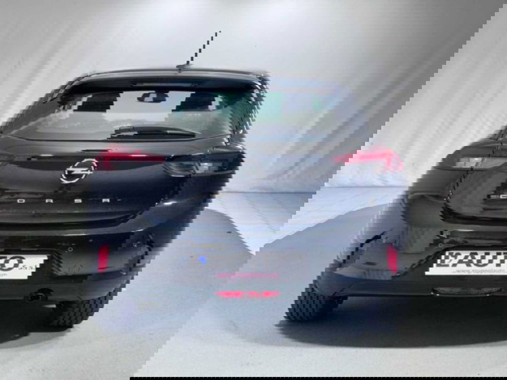 Opel Corsa nuova a Sondrio (4)