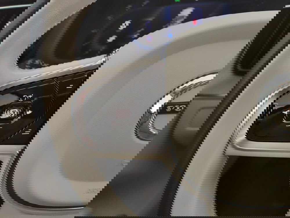 Volvo XC60 usata a Teramo (20)