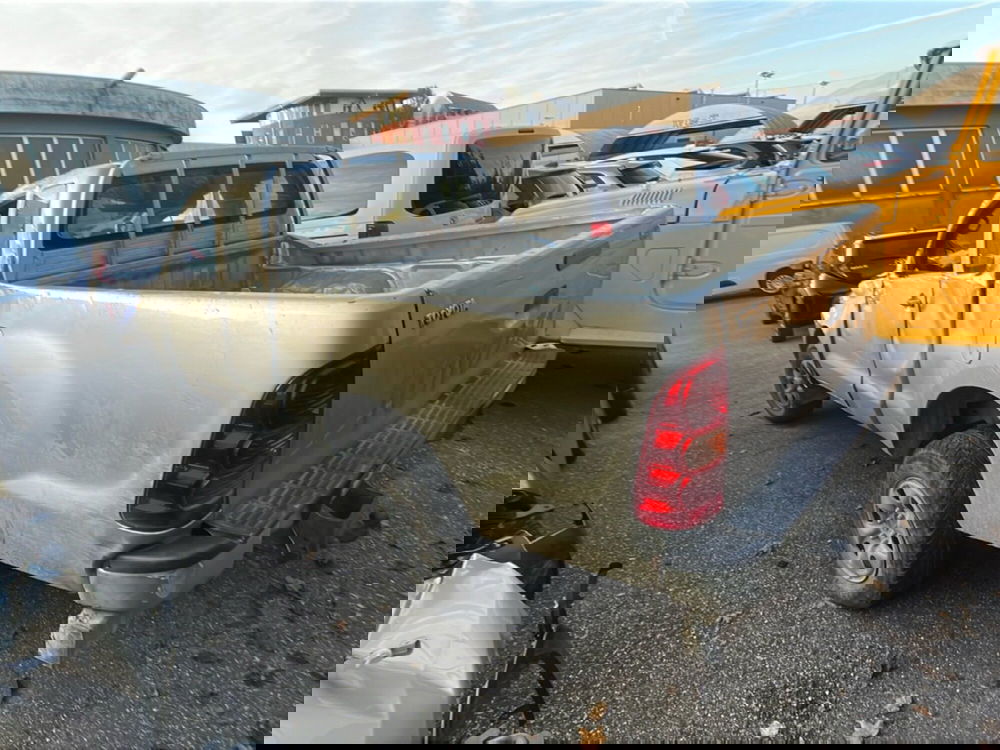 Toyota Hilux usata a Piacenza (4)