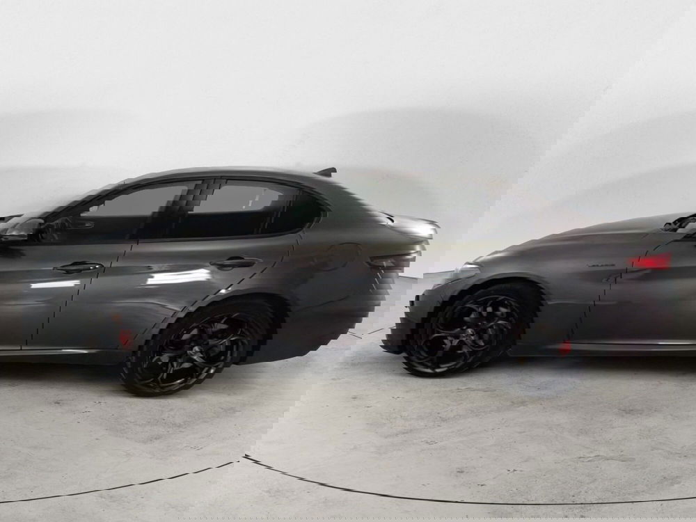 Alfa Romeo Giulia usata a Salerno (4)