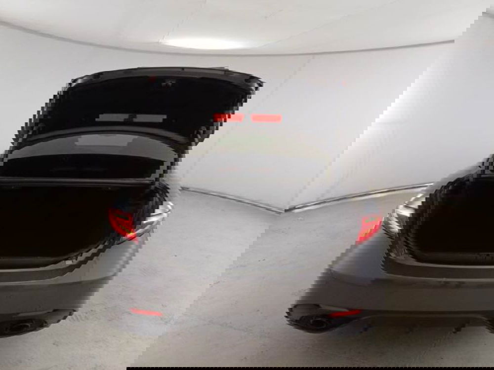 Alfa Romeo Giulia usata a Salerno (8)