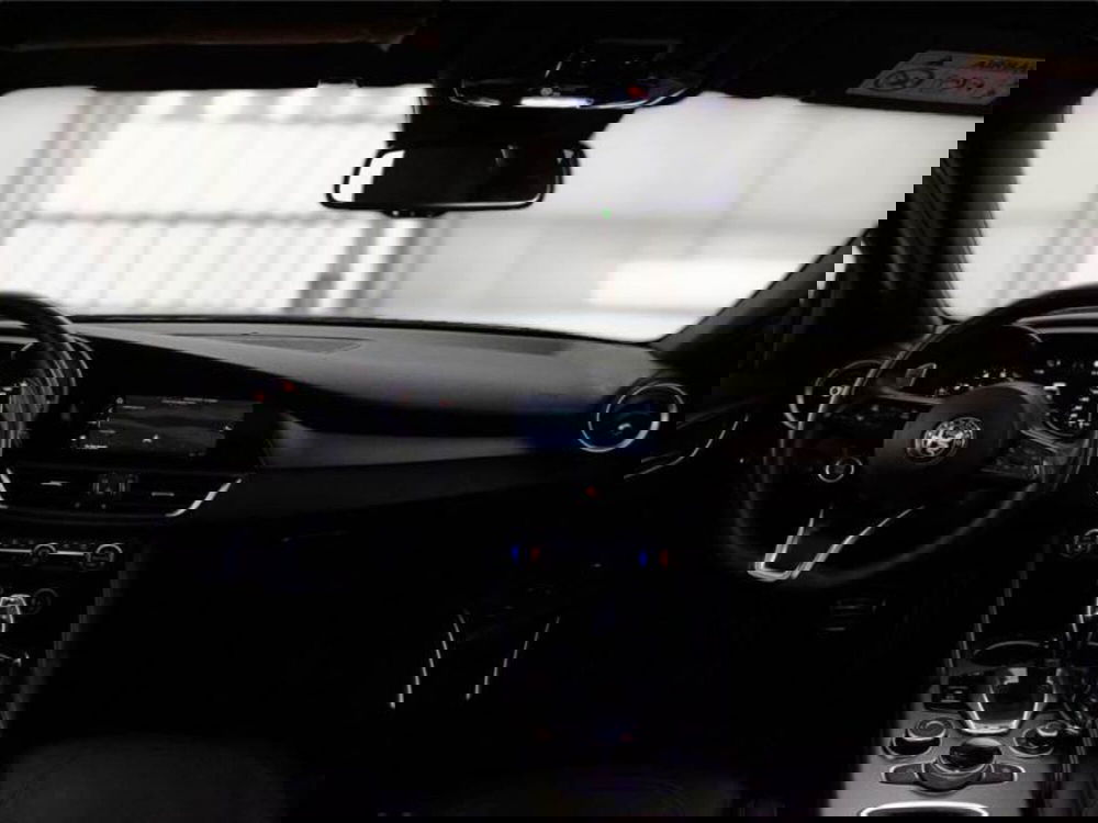 Alfa Romeo Giulia usata a Salerno (9)