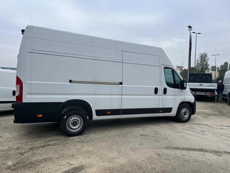Opel Movano Furgone nuova a Milano (4)