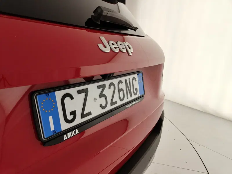 Jeep Avenger nuova a Caserta (10)