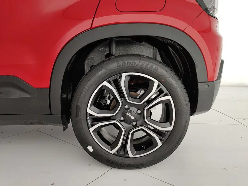 Jeep Avenger nuova a Caserta (11)