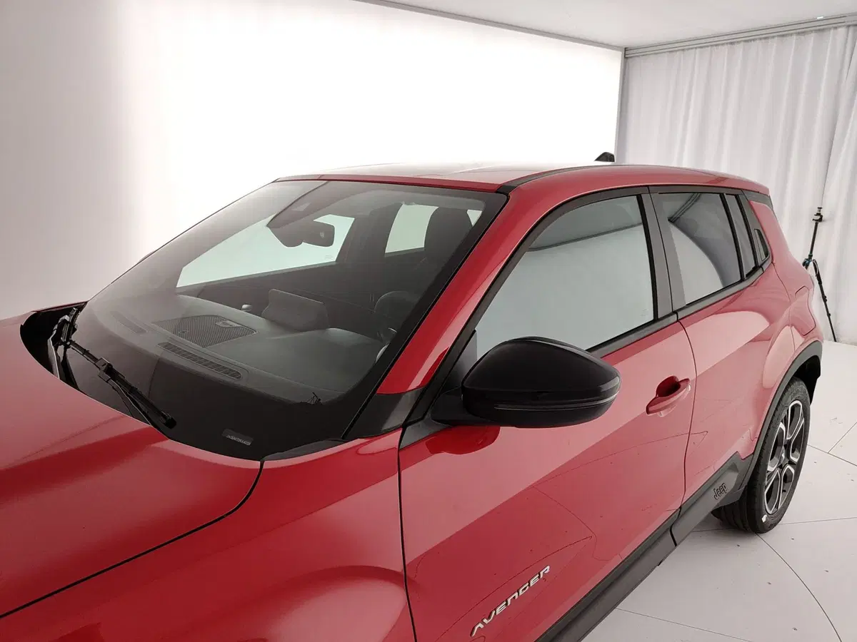 Jeep Avenger nuova a Caserta (14)