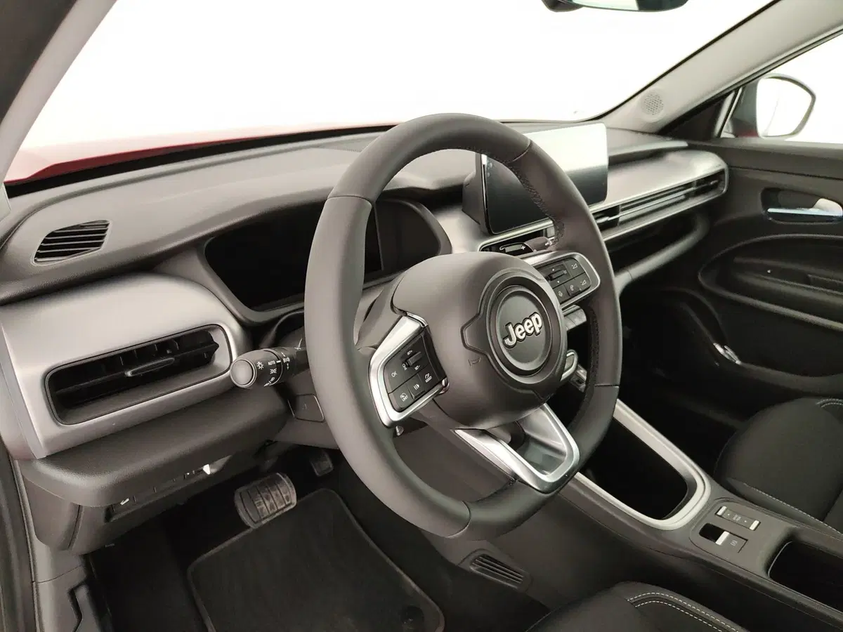 Jeep Avenger nuova a Caserta (19)