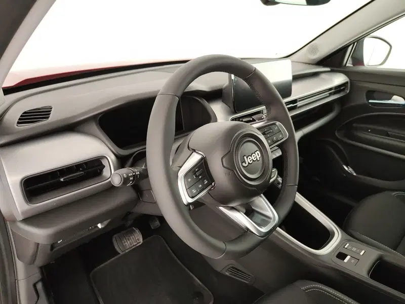 Jeep Avenger nuova a Caserta (19)