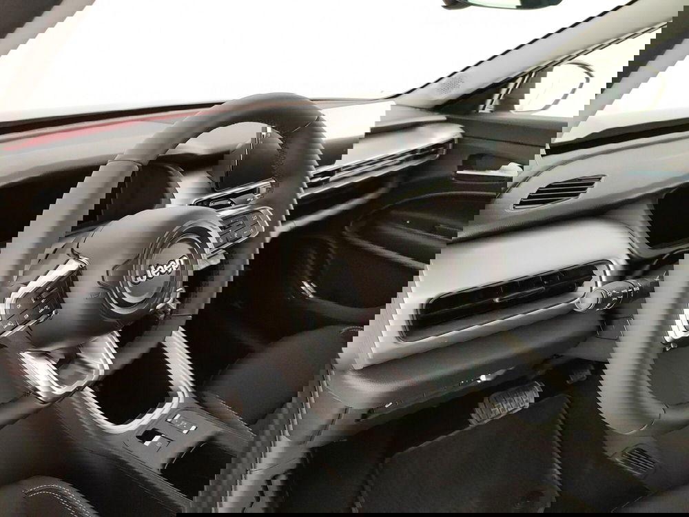 Jeep Avenger nuova a Caserta (19)