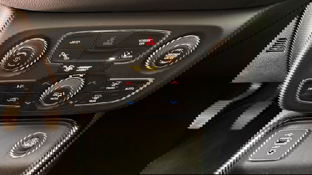 Jeep Compass usata a Treviso (19)