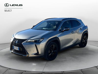 Lexus UX Hybrid Midnight del 2021 usata a Ragusa