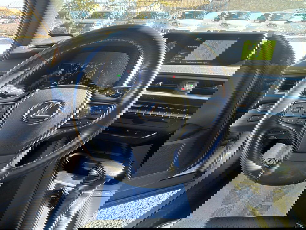 Lexus UX usata a Ragusa (10)