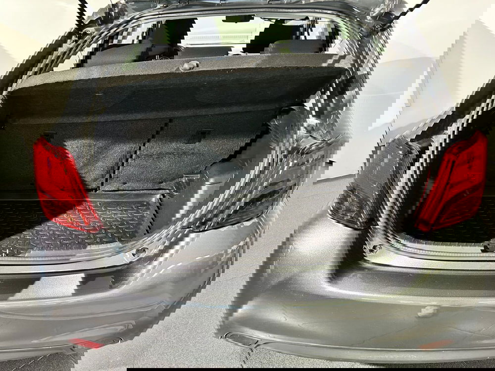 Toyota Yaris usata a Milano (11)