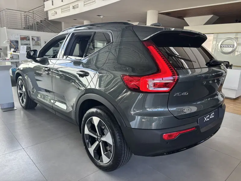 Volvo XC40 nuova a Ferrara (16)