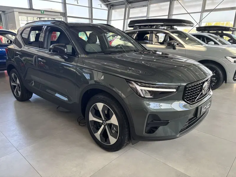 Volvo XC40 nuova a Ferrara (2)
