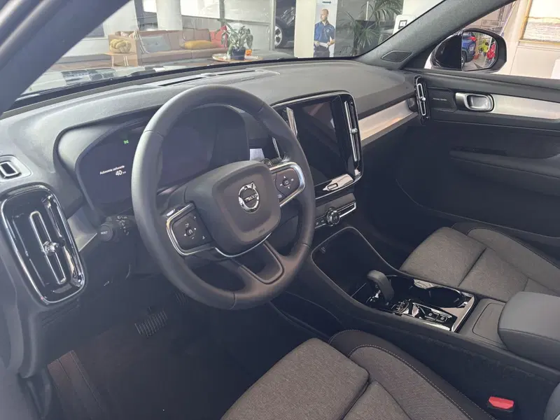 Volvo XC40 nuova a Ferrara (6)