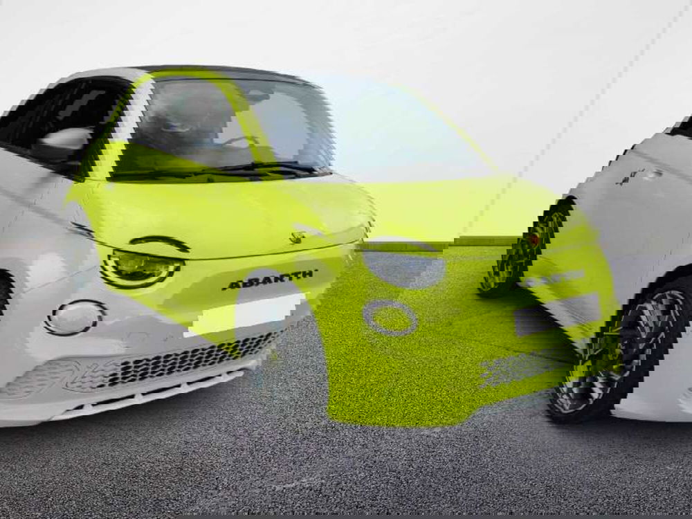 Abarth 500e Cabrio nuova a Venezia (3)