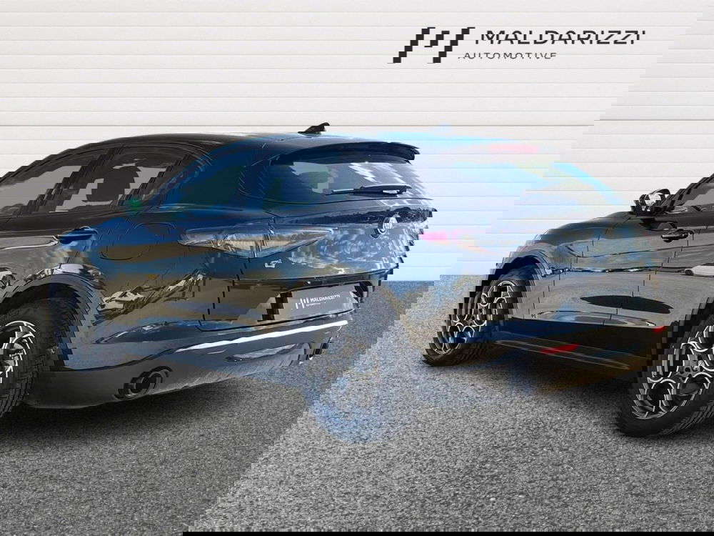 Alfa Romeo Stelvio usata a Bari (4)