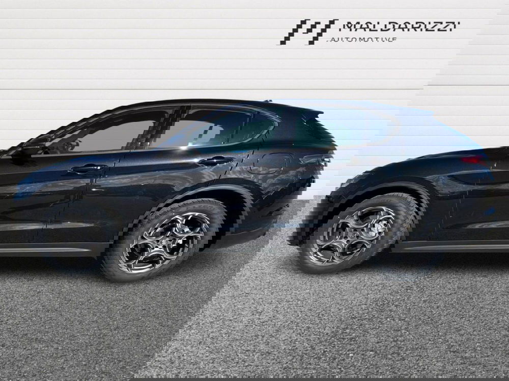 Alfa Romeo Stelvio usata a Bari (5)