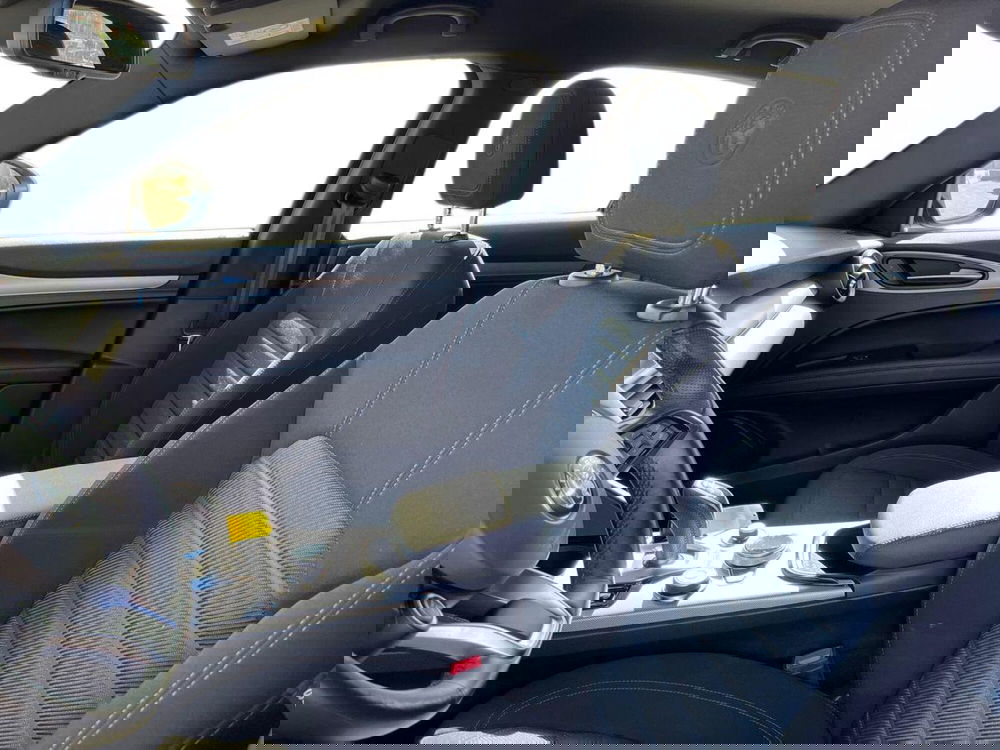 Alfa Romeo Stelvio usata a Bari (7)