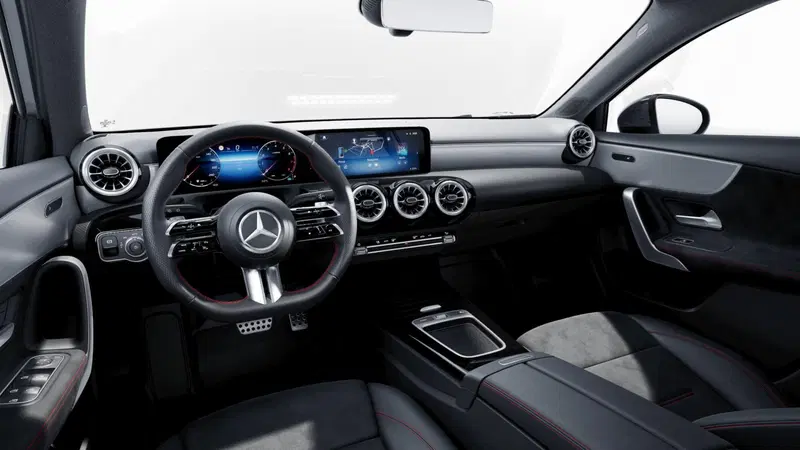 Mercedes-Benz Classe A nuova a Milano (8)