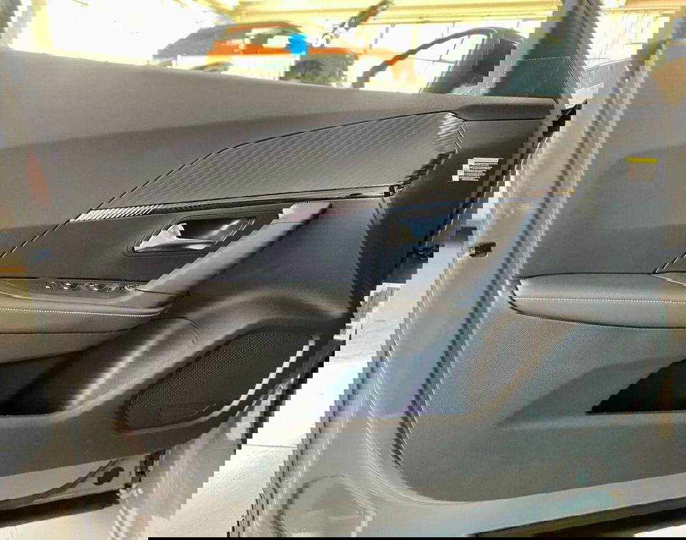 Peugeot 2008 nuova a Bari (10)