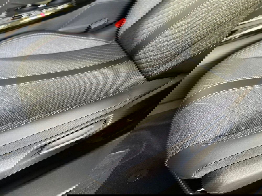 Peugeot 2008 nuova a Bari (13)