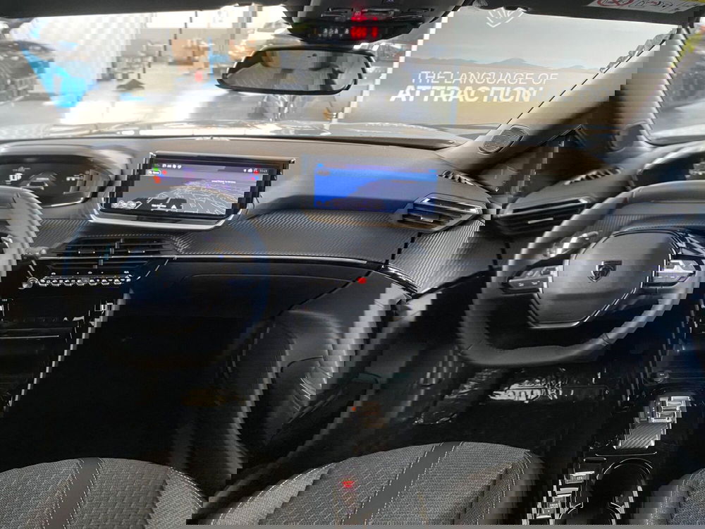 Peugeot 2008 nuova a Bari (15)