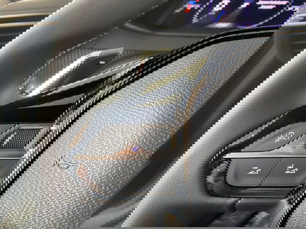 Peugeot 2008 nuova a Bari (18)