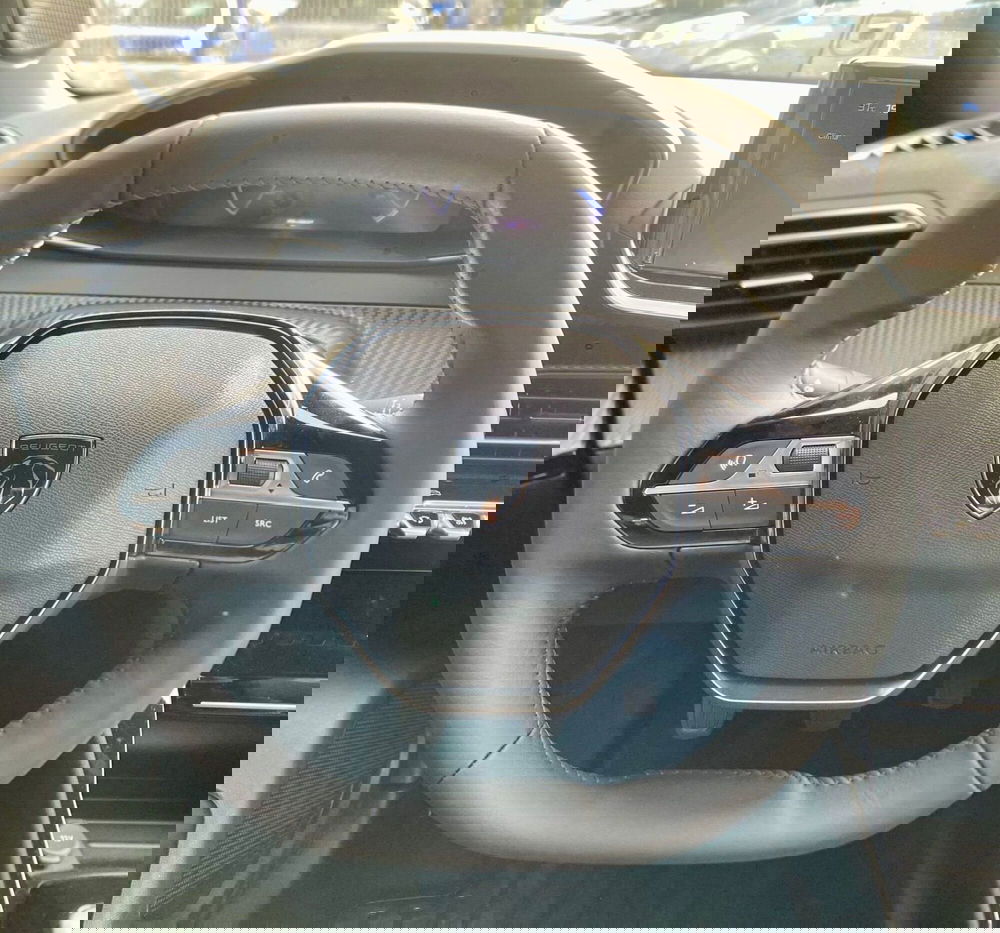 Peugeot 2008 nuova a Bari (14)