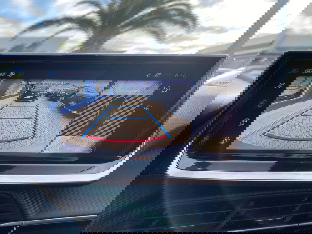 Peugeot 2008 nuova a Bari (15)