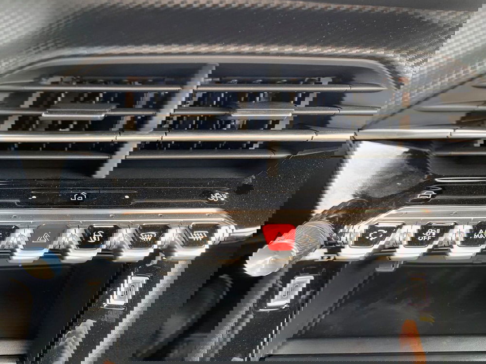 Peugeot 2008 nuova a Bari (19)