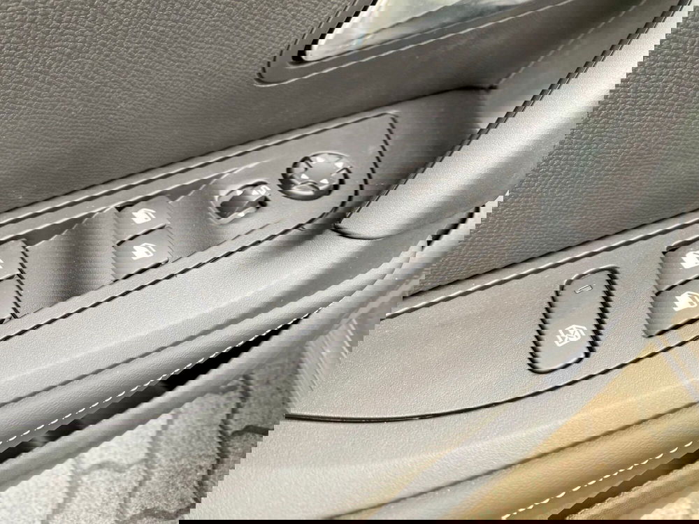 Peugeot 2008 nuova a Bari (6)