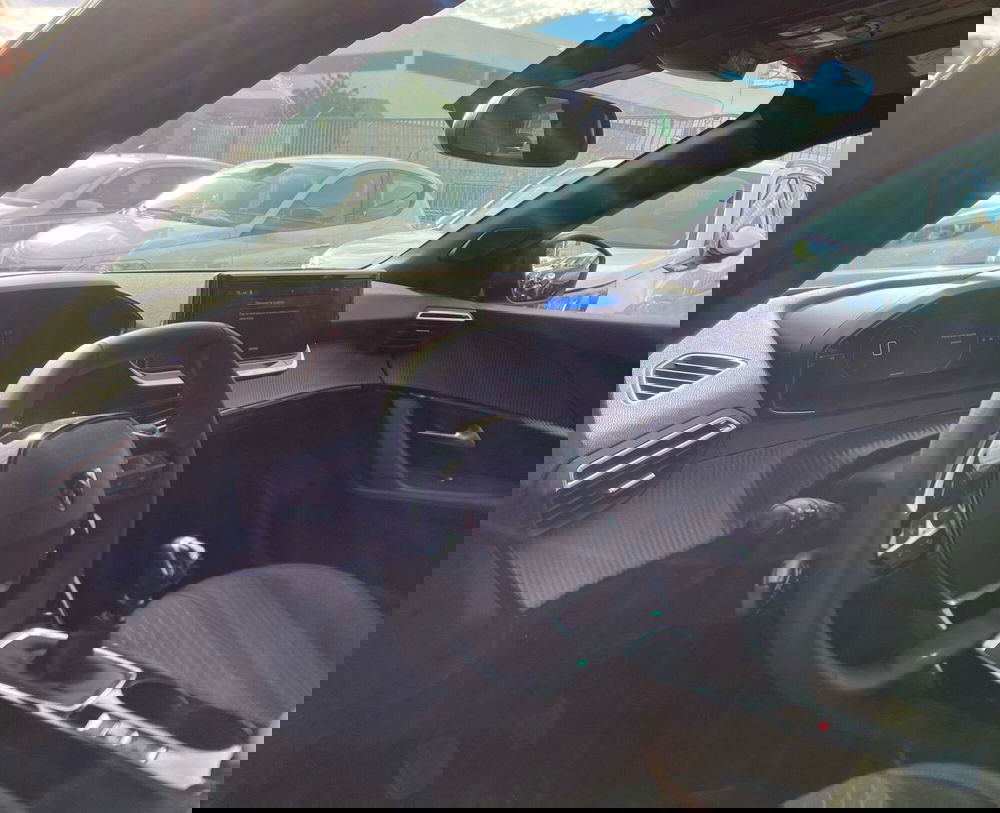 Peugeot 2008 nuova a Bari (8)
